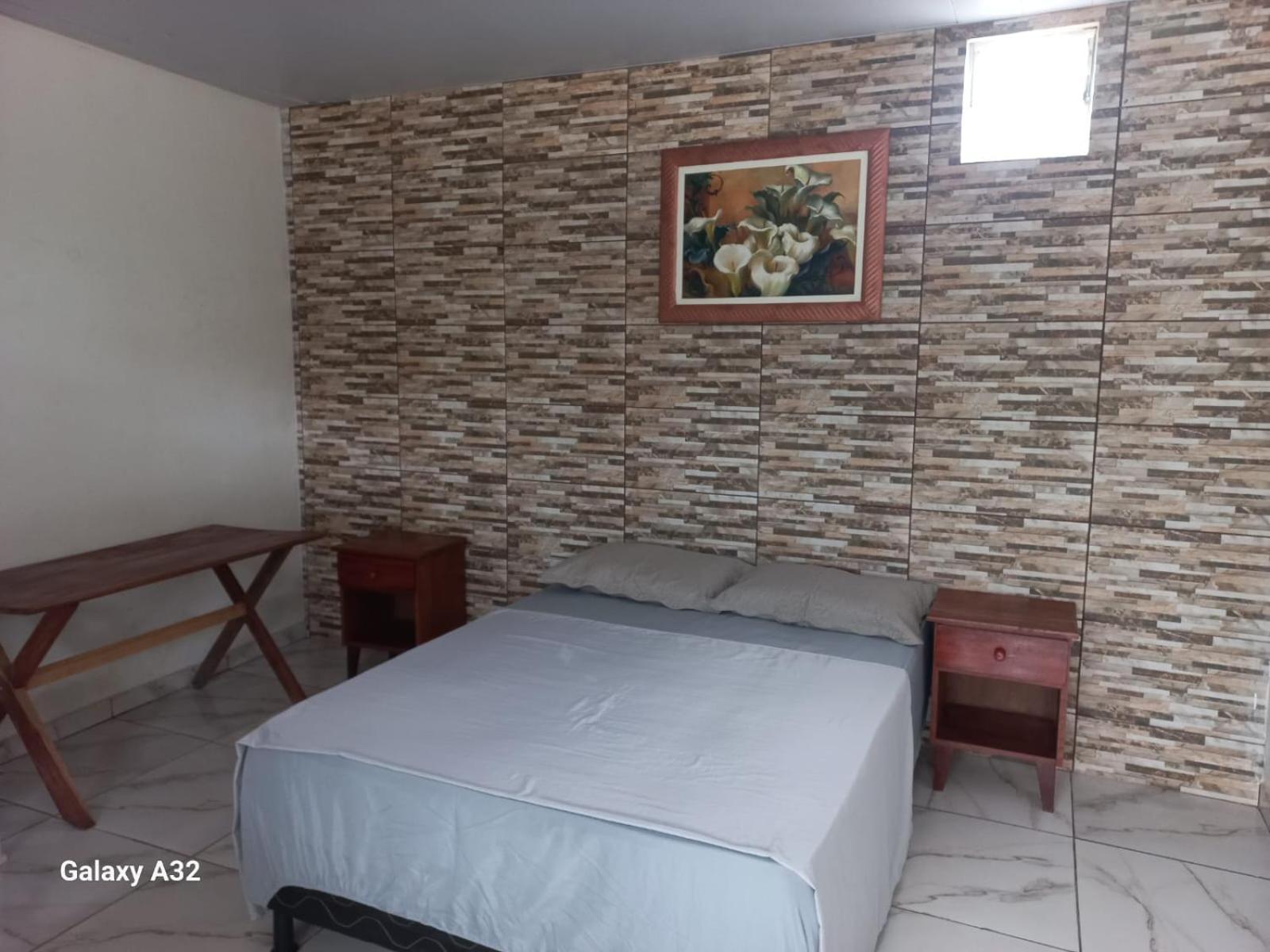 Apolonia Homestay *